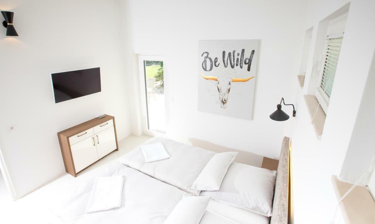 Sunsetloft Vir Apartment Екстериор снимка